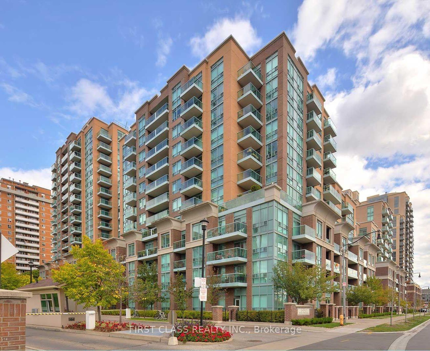 715 - 11 Michael Power Place, City Centre West, Toronto 