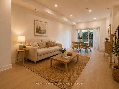 Photo 2 at Th69 - 315 Village Green Square, Malvern West, Toronto