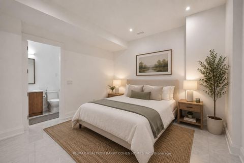 Photo 41 at 15 Sulgrave Crescent, Windfields, Toronto