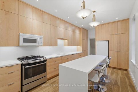 Photo 5 at 33 Rose Avenue, South St. James Town, Toronto
