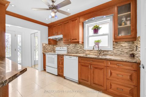 Photo 1 at 246 Verobeach Boulevard, Humbermede, Toronto