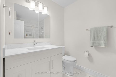 Photo 5 at 246 Verobeach Boulevard, Humbermede, Toronto