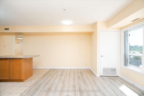 Photo 7 at 117 - 10 Mendelssohn Street, Birchmount, Toronto