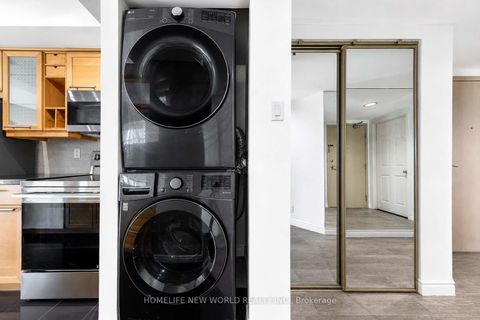 Photo 9 at 1602 - 77 Harbour Square, Waterfront Communities C1, Toronto