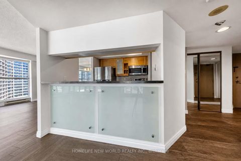 Photo 10 at 1602 - 77 Harbour Square, Waterfront Communities C1, Toronto