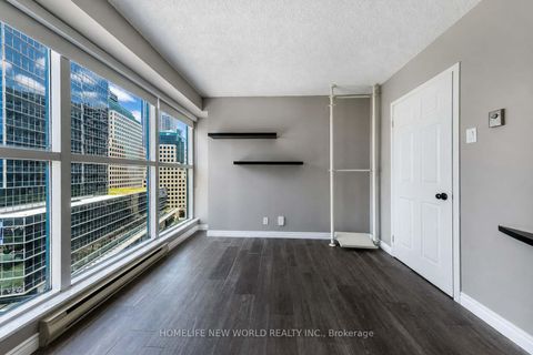 Photo 20 at 1602 - 77 Harbour Square, Waterfront Communities C1, Toronto