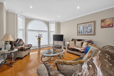 Photo 4 at 378 Rustic Road, Maple Leaf, Toronto