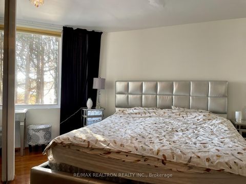Photo 4 at 225 Lakeland Crescent, Oak Ridges Lake Wilcox, Richmond Hill