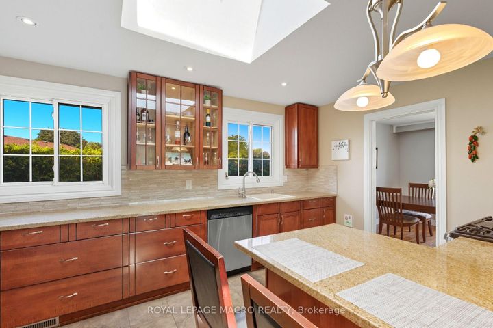 Photo 12 at 554 Chamberlain Road, Appleby, Burlington