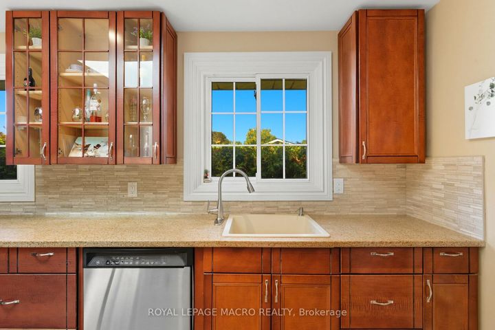 Photo 14 at 554 Chamberlain Road, Appleby, Burlington