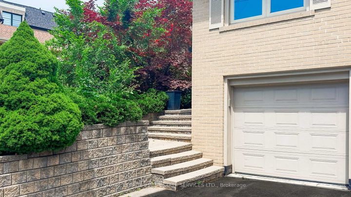 Photo 3 at 24 Burleigh Heights Drive, Bayview Village, Toronto