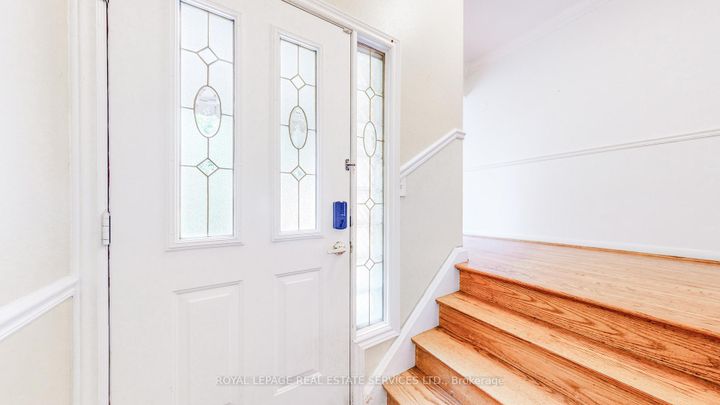 Photo 6 at 24 Burleigh Heights Drive, Bayview Village, Toronto