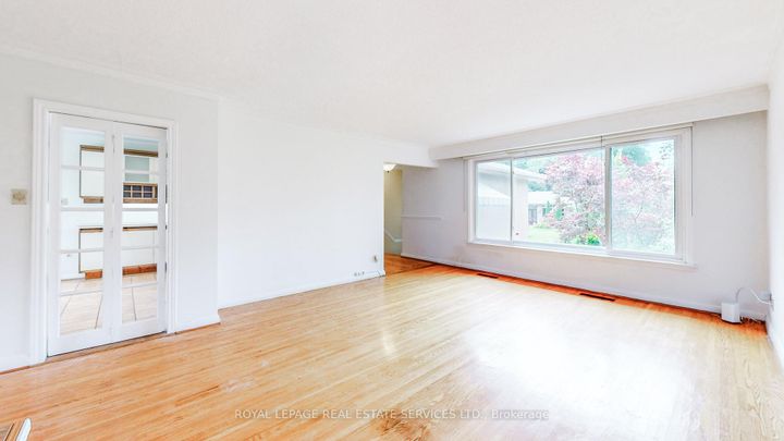 Photo 9 at 24 Burleigh Heights Drive, Bayview Village, Toronto