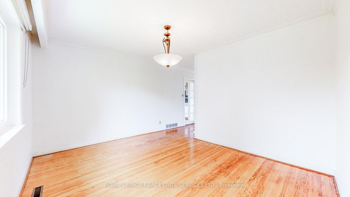 Photo 12 at 24 Burleigh Heights Drive, Bayview Village, Toronto
