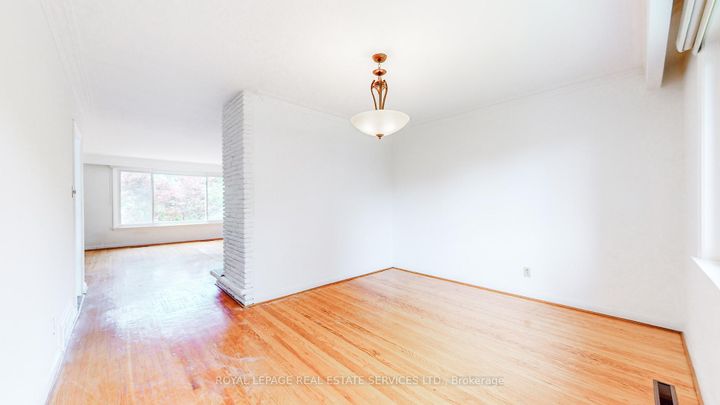 Photo 13 at 24 Burleigh Heights Drive, Bayview Village, Toronto