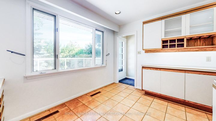 Photo 15 at 24 Burleigh Heights Drive, Bayview Village, Toronto