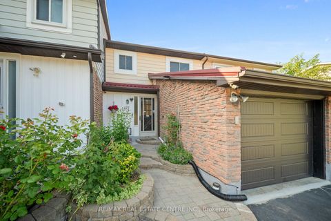 Photo 4 at 127 Lowry Square, Malvern, Toronto