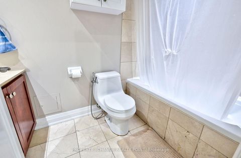 Photo 11 at 213 - 2737 Keele Street, CFB, Toronto