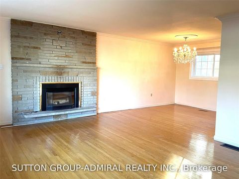 Photo 4 at 86 Hamilton Drive, Leslie Valley, Newmarket