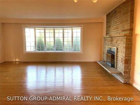 Photo 6 at 86 Hamilton Drive, Leslie Valley, Newmarket