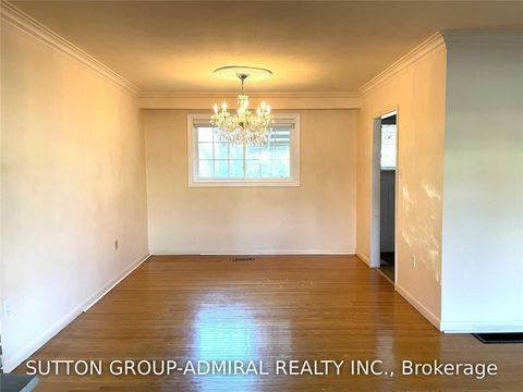Photo 7 at 86 Hamilton Drive, Leslie Valley, Newmarket