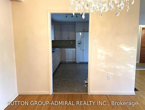 Photo 8 at 86 Hamilton Drive, Leslie Valley, Newmarket