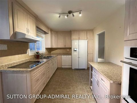 Photo 9 at 86 Hamilton Drive, Leslie Valley, Newmarket
