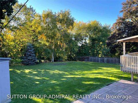 Photo 30 at 86 Hamilton Drive, Leslie Valley, Newmarket
