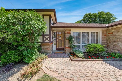 Photo 3 at 47 Shendale Drive, Old Rexdale, Toronto