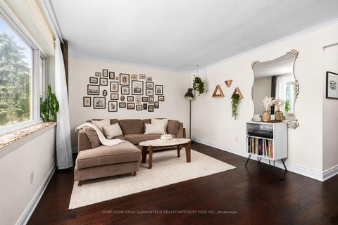 Photo 3 at 30 Garside Crescent, Amesbury, Toronto