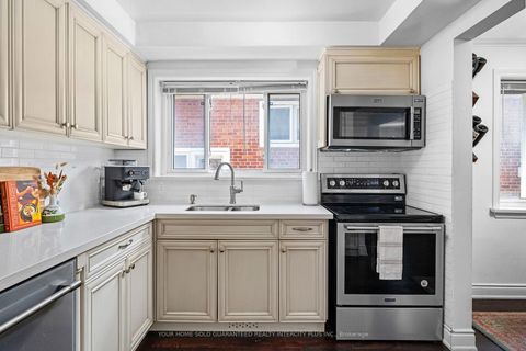 Photo 13 at 30 Garside Crescent, Amesbury, Toronto