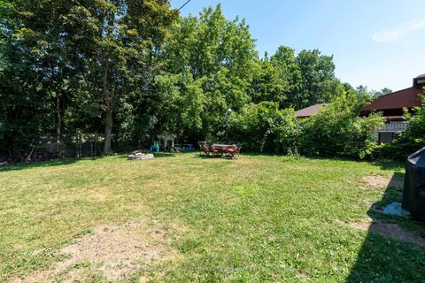 Photo 32 at 30 Garside Crescent, Amesbury, Toronto
