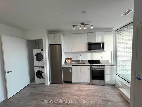 Photo 2 at 320 - 3100 Keele Street, CFB, Toronto