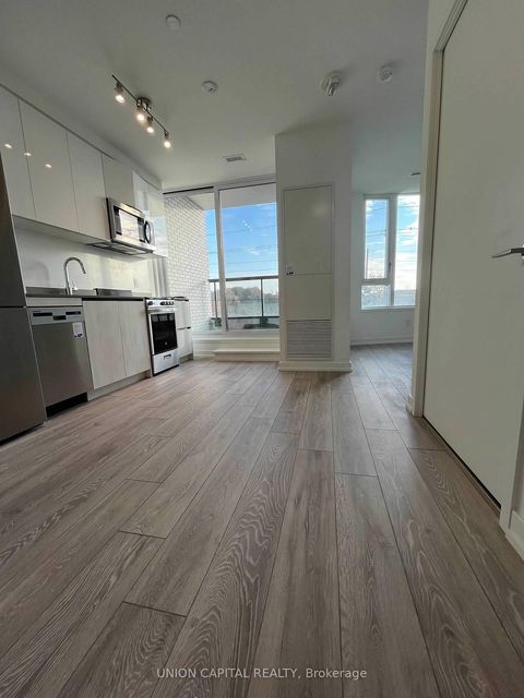 Photo 3 at 320 - 3100 Keele Street, CFB, Toronto
