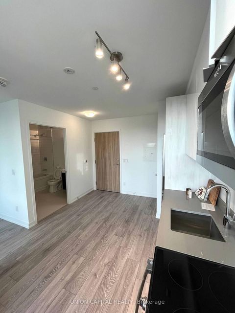 Photo 5 at 320 - 3100 Keele Street, CFB, Toronto