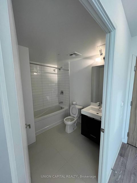 Photo 6 at 320 - 3100 Keele Street, CFB, Toronto