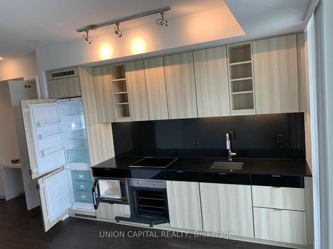 Photo 2 at 906 - 101 Erskine Avenue, Mount Pleasant West, Toronto