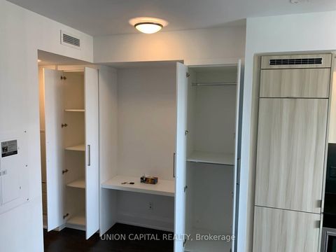 Photo 7 at 906 - 101 Erskine Avenue, Mount Pleasant West, Toronto