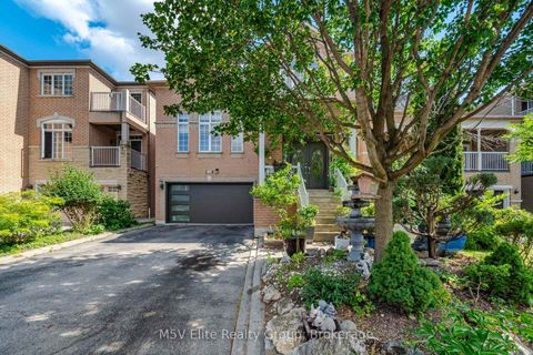 Photo 2 at 168 Sail Crescent, Vellore Village, Vaughan