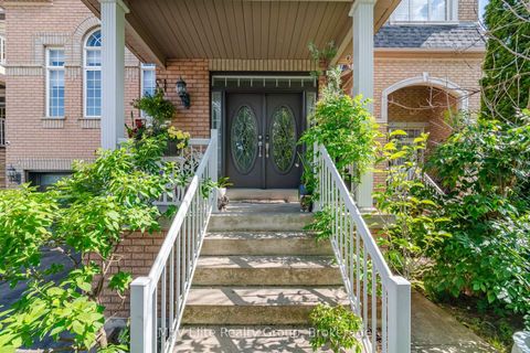 Photo 3 at 168 Sail Crescent, Vellore Village, Vaughan