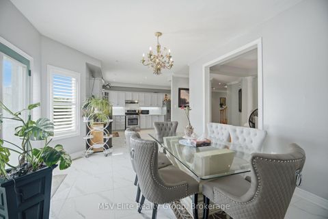 Photo 8 at 168 Sail Crescent, Vellore Village, Vaughan