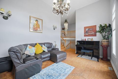Photo 14 at 168 Sail Crescent, Vellore Village, Vaughan