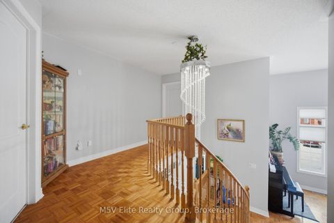 Photo 15 at 168 Sail Crescent, Vellore Village, Vaughan
