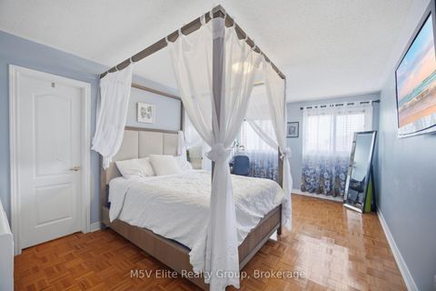 Photo 16 at 168 Sail Crescent, Vellore Village, Vaughan