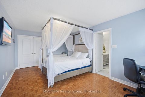 Photo 17 at 168 Sail Crescent, Vellore Village, Vaughan