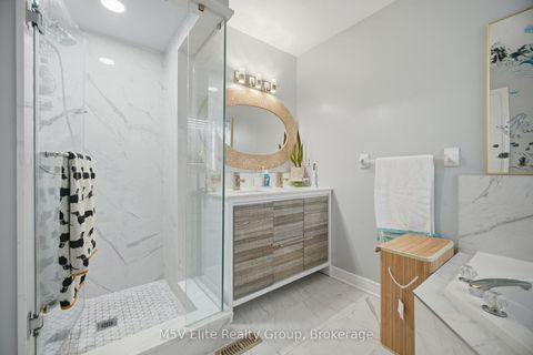 Photo 19 at 168 Sail Crescent, Vellore Village, Vaughan