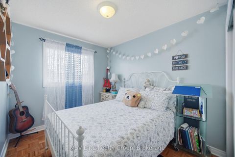 Photo 21 at 168 Sail Crescent, Vellore Village, Vaughan