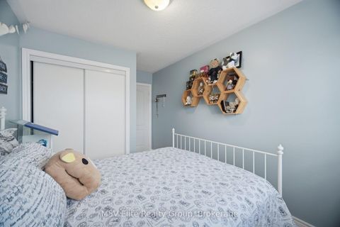 Photo 22 at 168 Sail Crescent, Vellore Village, Vaughan