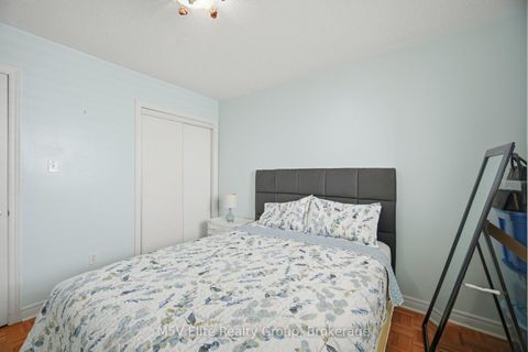 Photo 24 at 168 Sail Crescent, Vellore Village, Vaughan