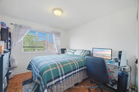 Photo 25 at 168 Sail Crescent, Vellore Village, Vaughan